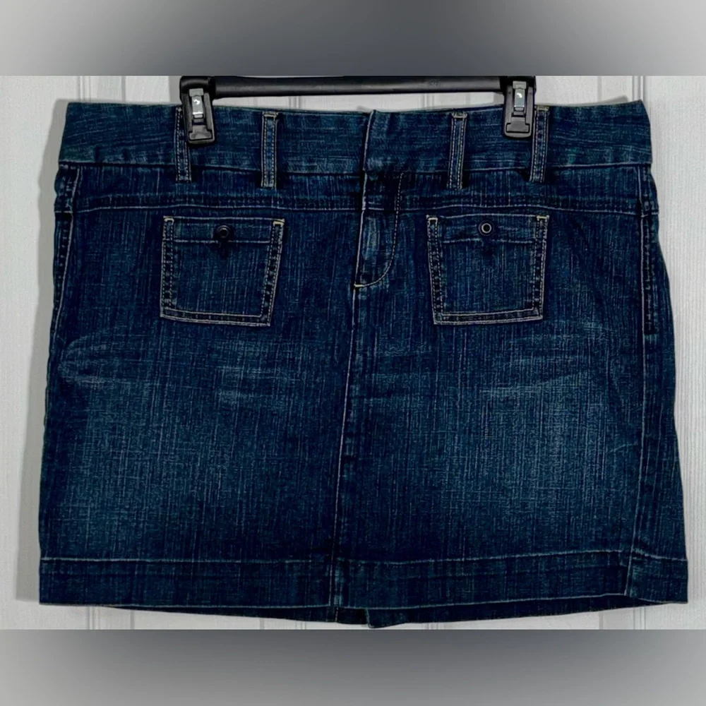 Tommy Hilfiger Denim Jean Mini Skirt Size 16 Dark Wash Classic Casual 5 Pocket - Picture 1 of 4
